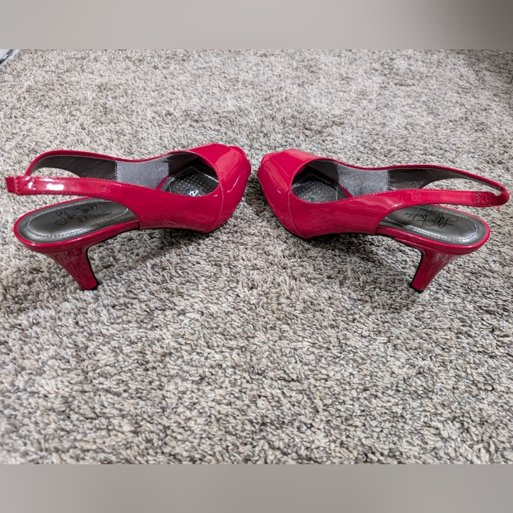 Red Heels - Picture 5 of 5
